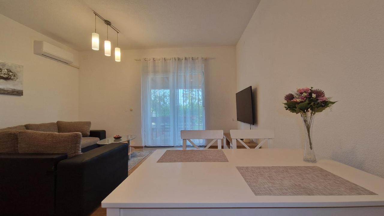Apartments In Rijeka, Free Parking And Large Terrace, 15Min Drive From The Beach Exteriér fotografie