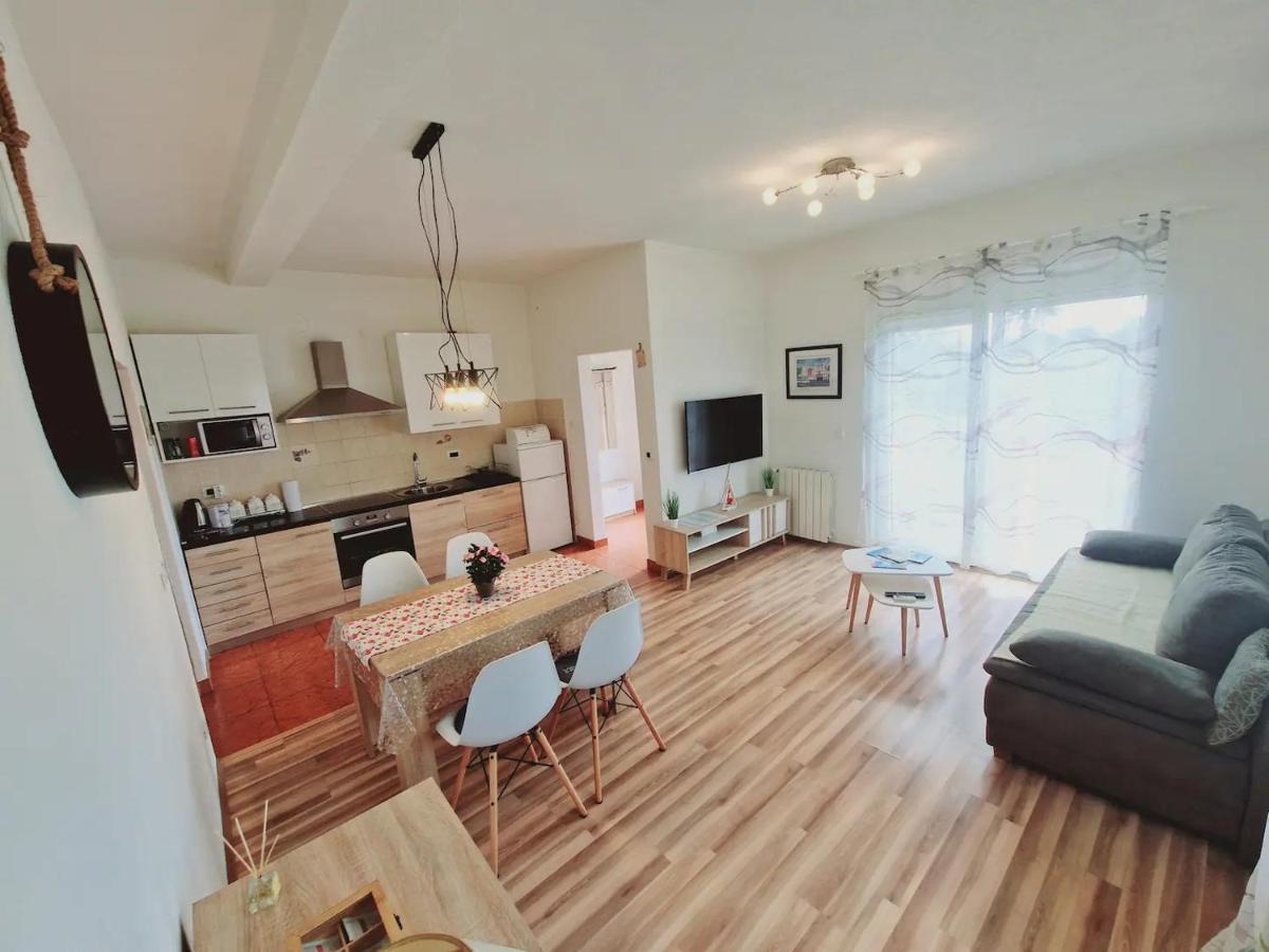 Apartments In Rijeka, Free Parking And Large Terrace, 15Min Drive From The Beach Exteriér fotografie