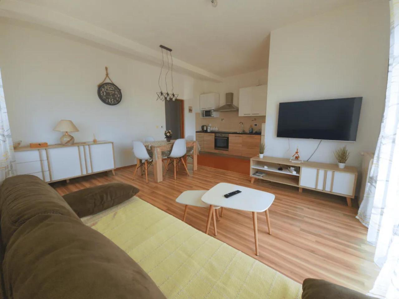 Apartments In Rijeka, Free Parking And Large Terrace, 15Min Drive From The Beach Exteriér fotografie